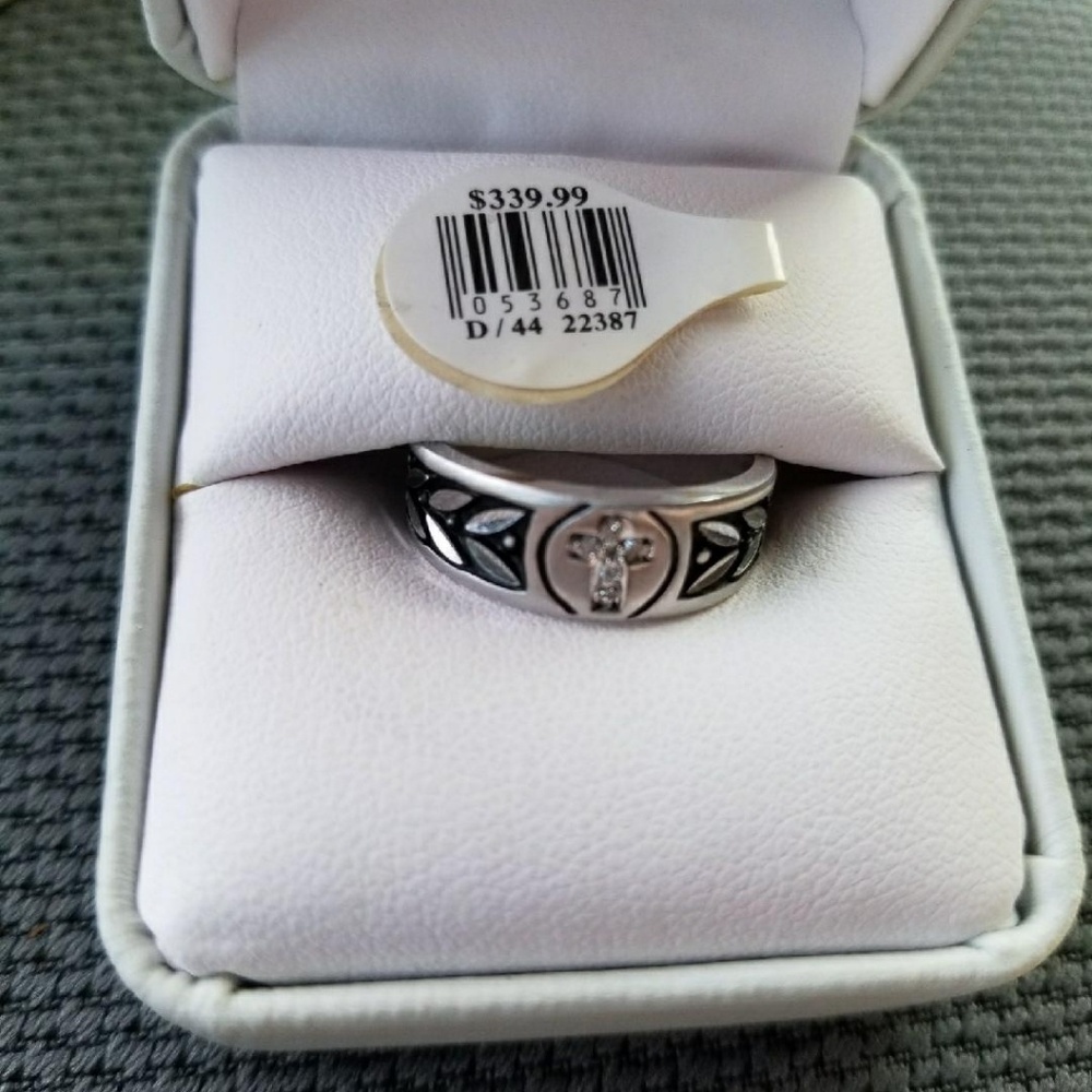 Ring - Picture 1 of 1
